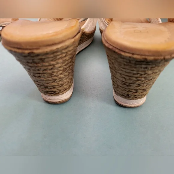 Pretty White Lace Wedge Sandals sz 10 - Picture 3 of 5